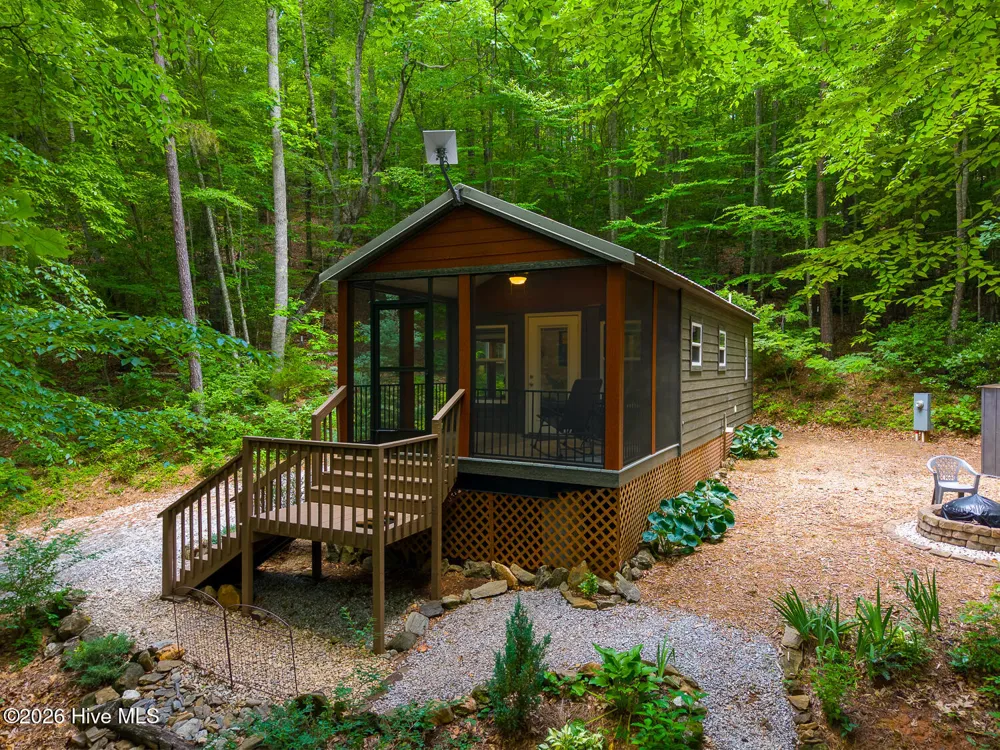 243 Jonquil Woods Road Franklin, NC 28734