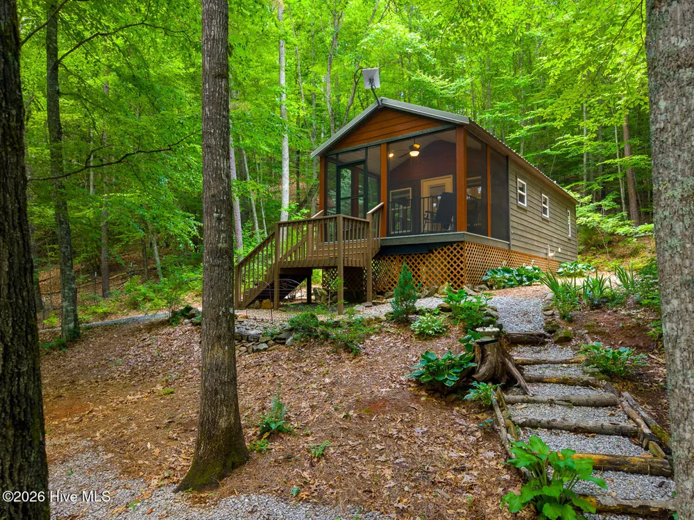 243 Jonquil Woods Road Franklin, NC 28734