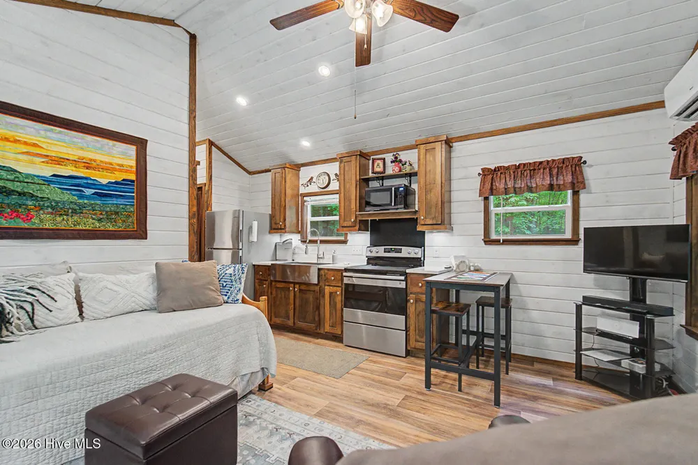 243 Jonquil Woods Road Franklin, NC 28734