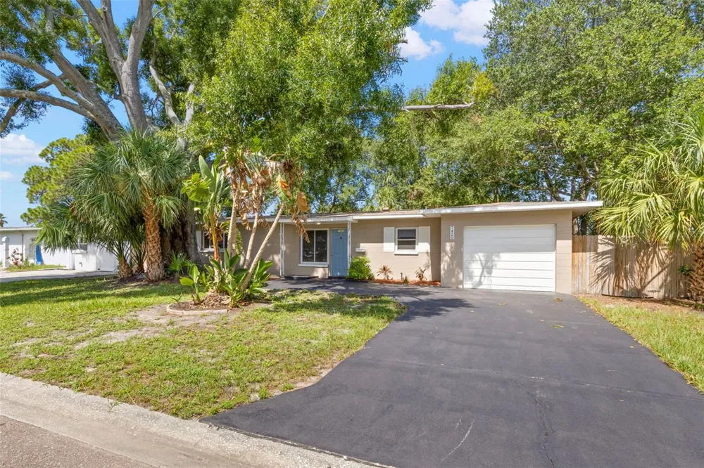 7420 DR MARTIN LUTHER KING JR STREET St Petersburg, FL 33702