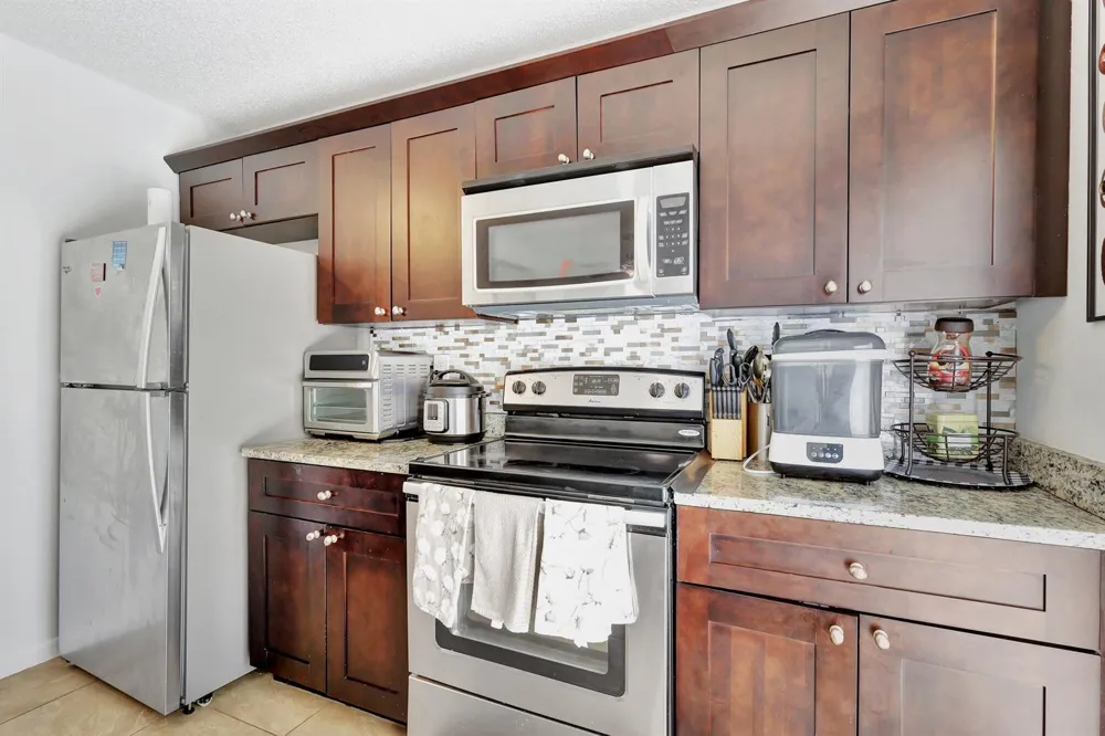 5907 59TH WAY West Palm Beach, FL 33409