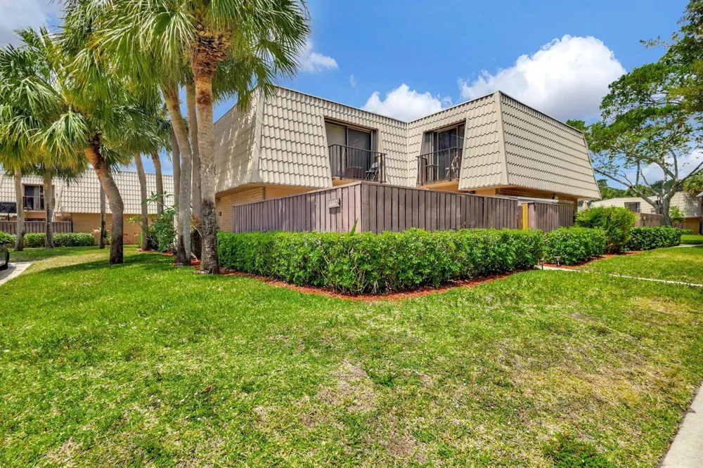 5907 59TH WAY West Palm Beach, FL 33409