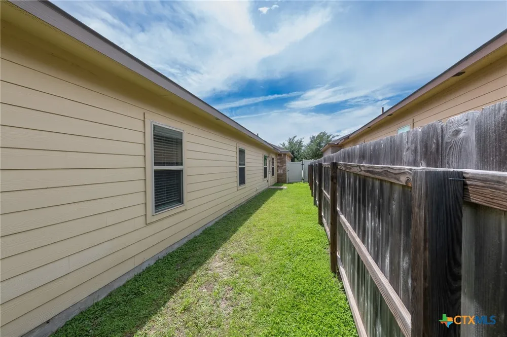 436 Jack Rabbit Lane Buda, TX 78610