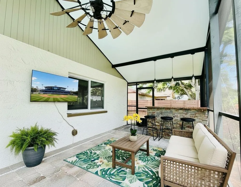 1583 REDWOOD AVENUE Dunedin, FL 34698