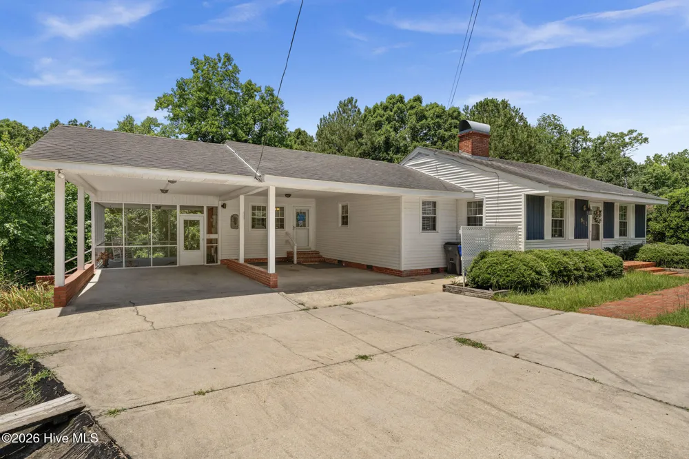 612 David Street Elizabethtown, NC 28337