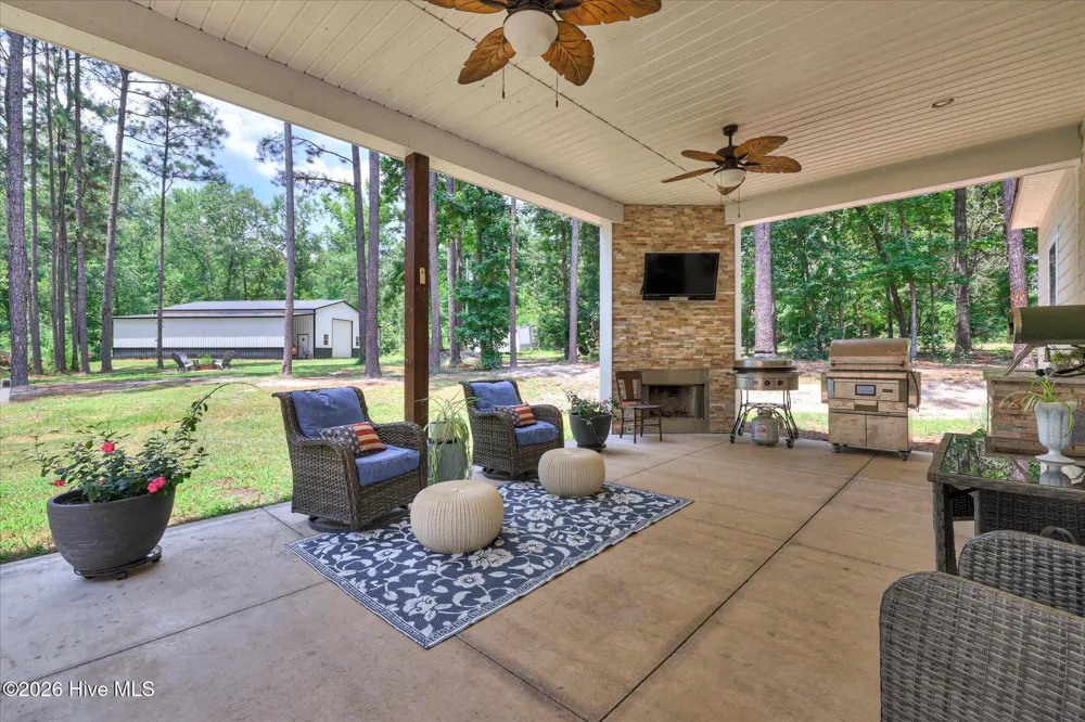 6684 Luckys Bridge Road Dearing, GA 30808