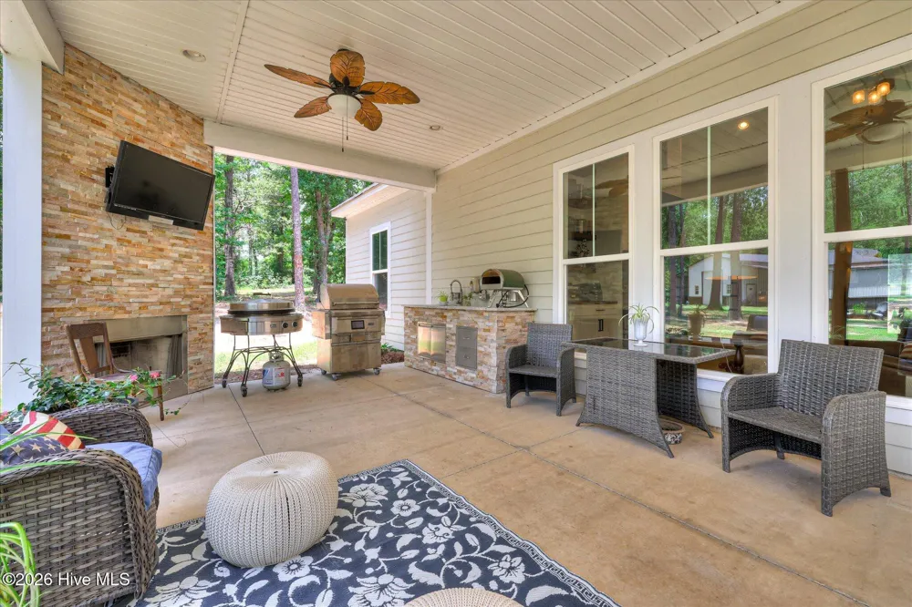 6684 Luckys Bridge Road Dearing, GA 30808