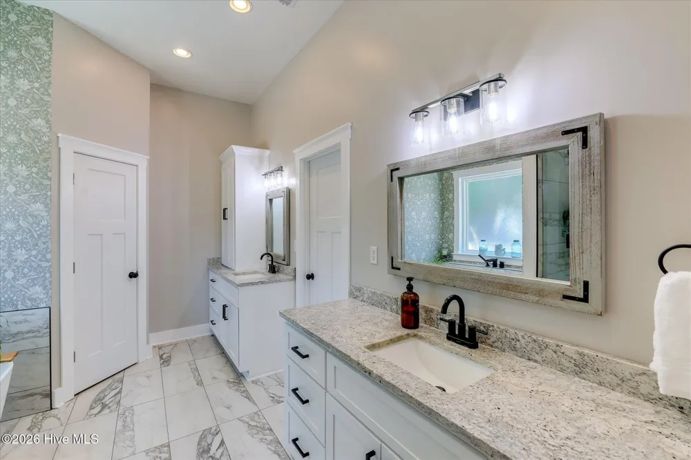6684 Luckys Bridge Road Dearing, GA 30808