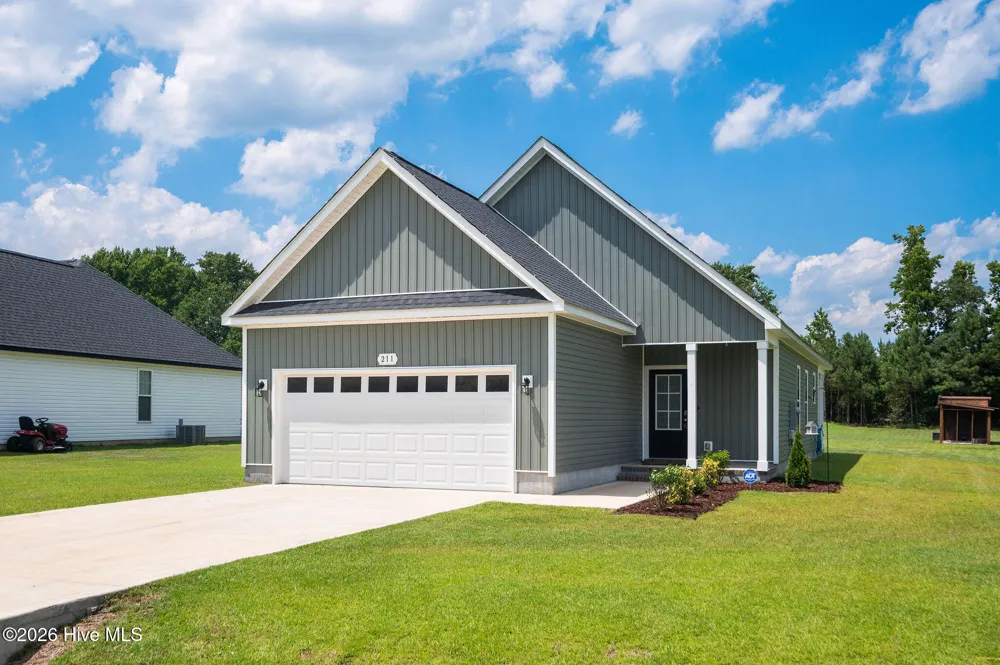211 Deer Haven Drive Richlands, NC 28574