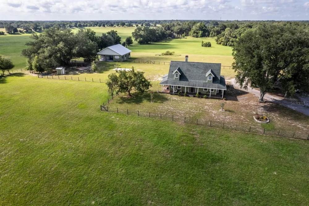 24948 WALKABOUT RANCH ROAD Sorrento, FL 32776