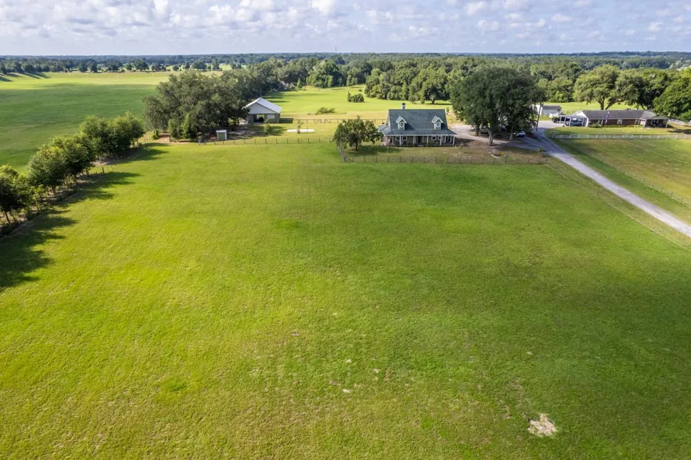 24948 WALKABOUT RANCH ROAD Sorrento, FL 32776