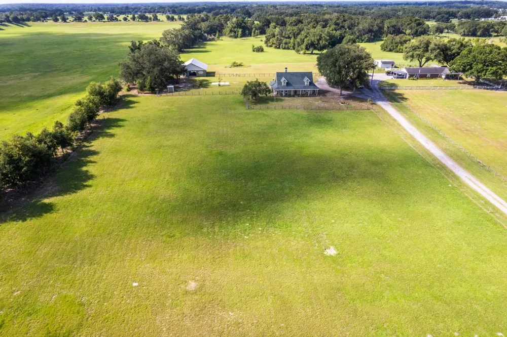 24948 WALKABOUT RANCH ROAD Sorrento, FL 32776