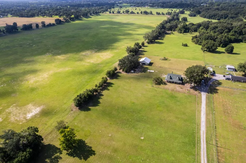 24948 WALKABOUT RANCH ROAD Sorrento, FL 32776