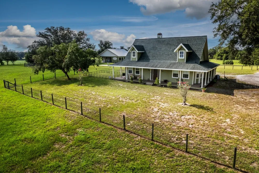 24948 WALKABOUT RANCH ROAD Sorrento, FL 32776