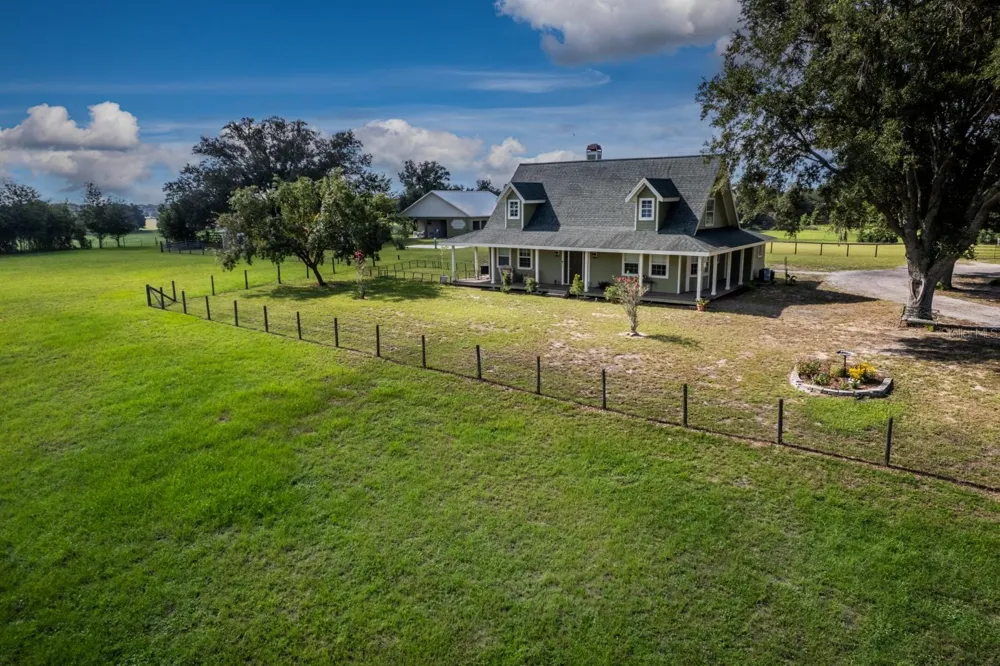 24948 WALKABOUT RANCH ROAD Sorrento, FL 32776