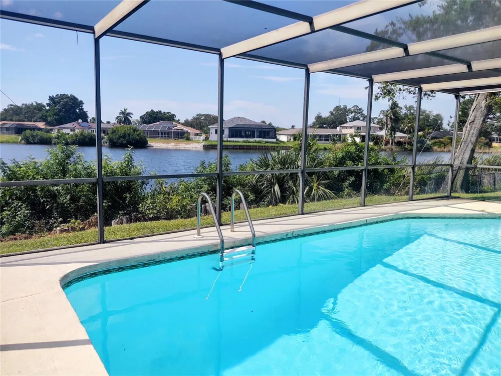 619 RIVIERA BAY DRIVE NE St Petersburg, FL 33702