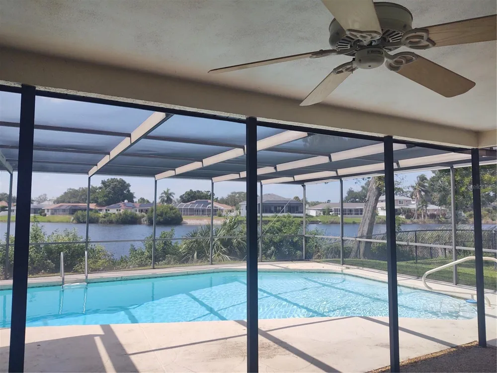 619 RIVIERA BAY DRIVE NE St Petersburg, FL 33702