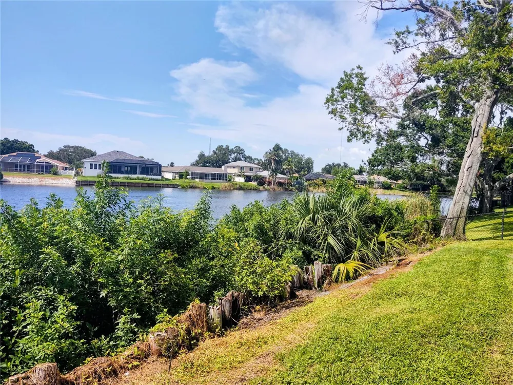 619 RIVIERA BAY DRIVE NE St Petersburg, FL 33702