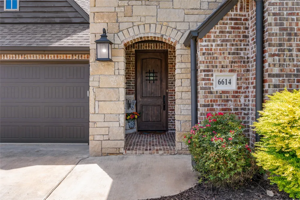 6614 S Willow Place Broken Arrow, OK 74011