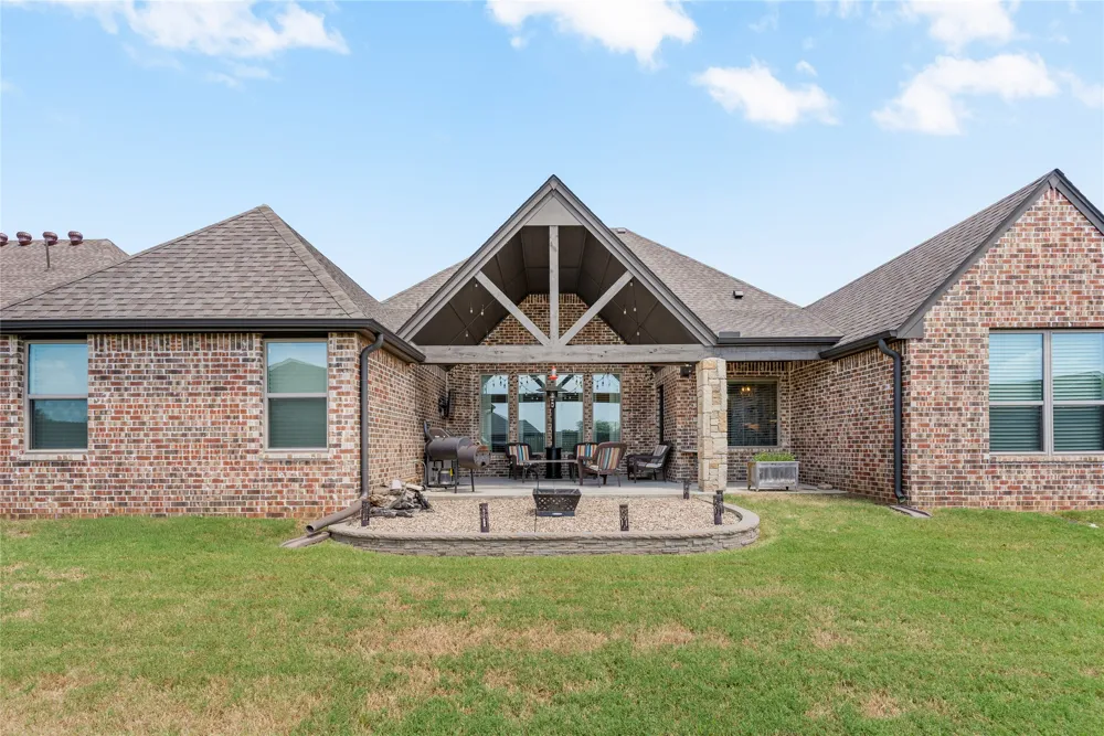 6614 S Willow Place Broken Arrow, OK 74011