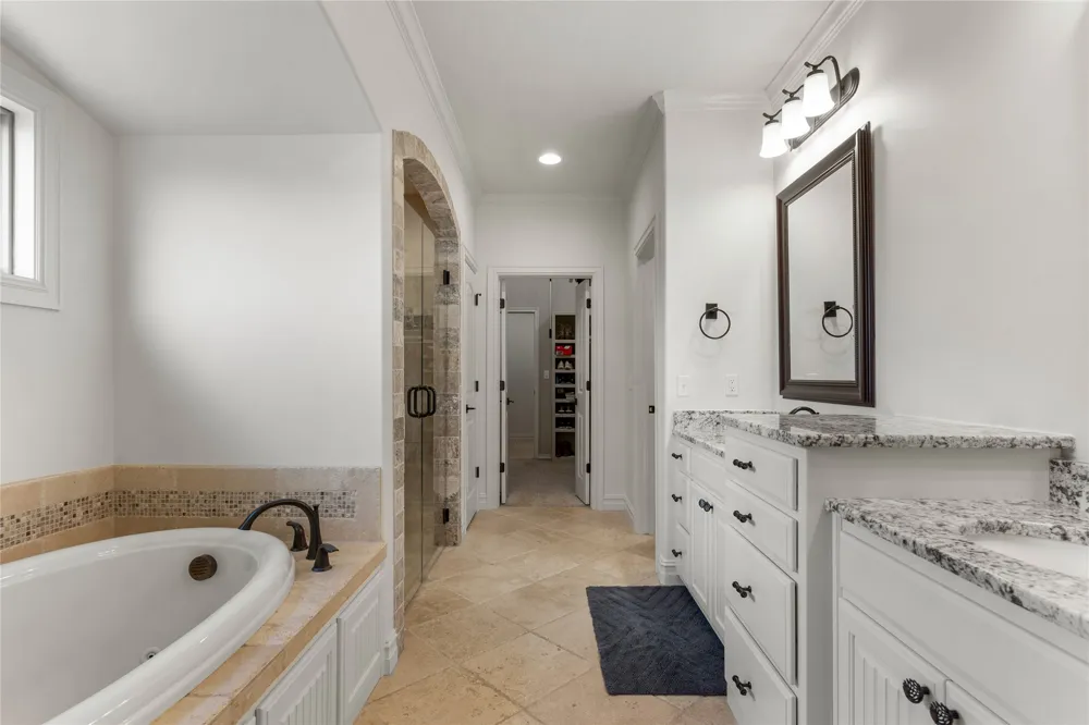 6614 S Willow Place Broken Arrow, OK 74011