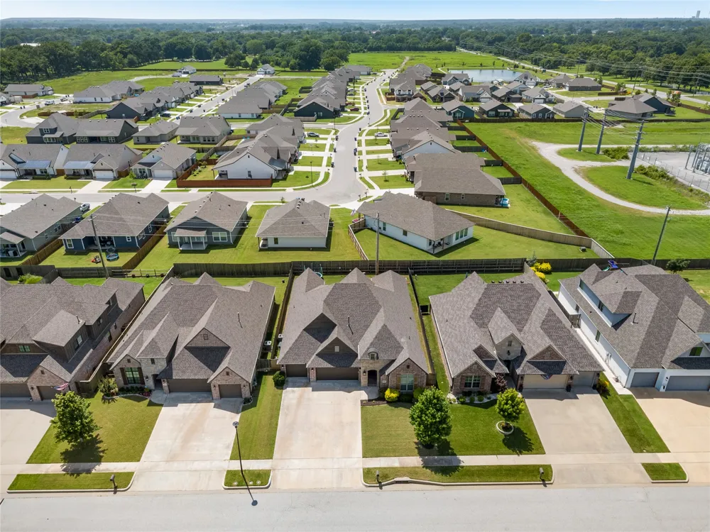 6614 S Willow Place Broken Arrow, OK 74011
