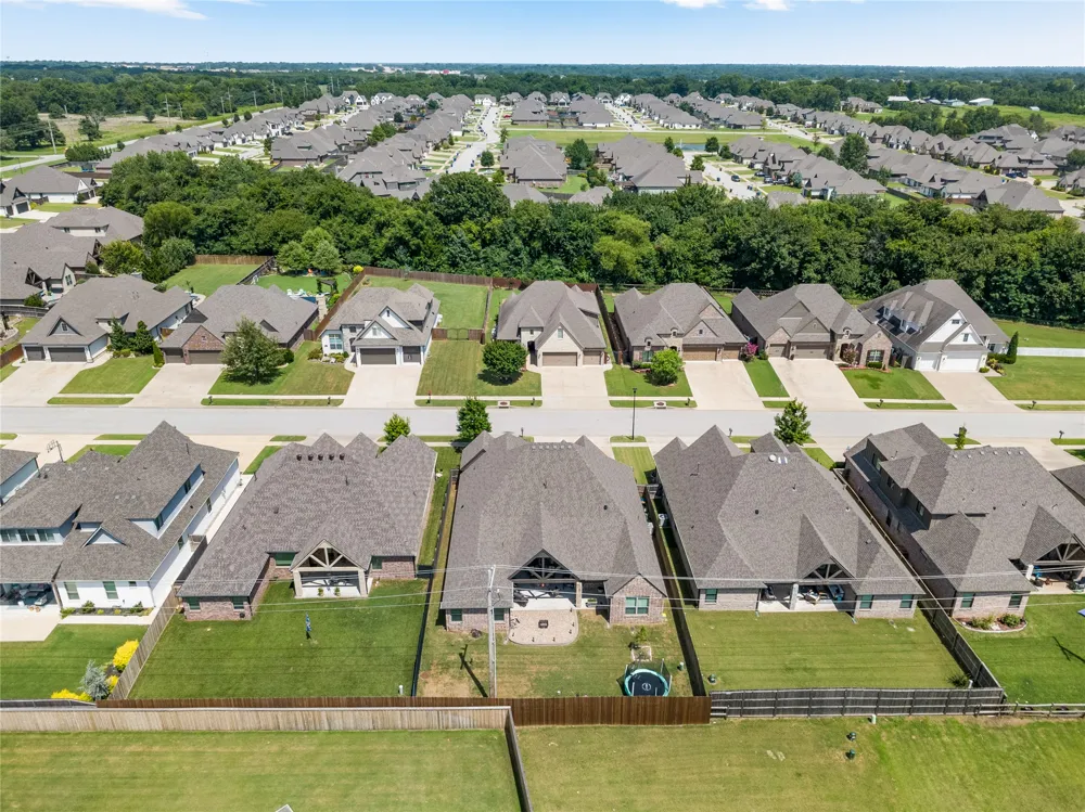 6614 S Willow Place Broken Arrow, OK 74011