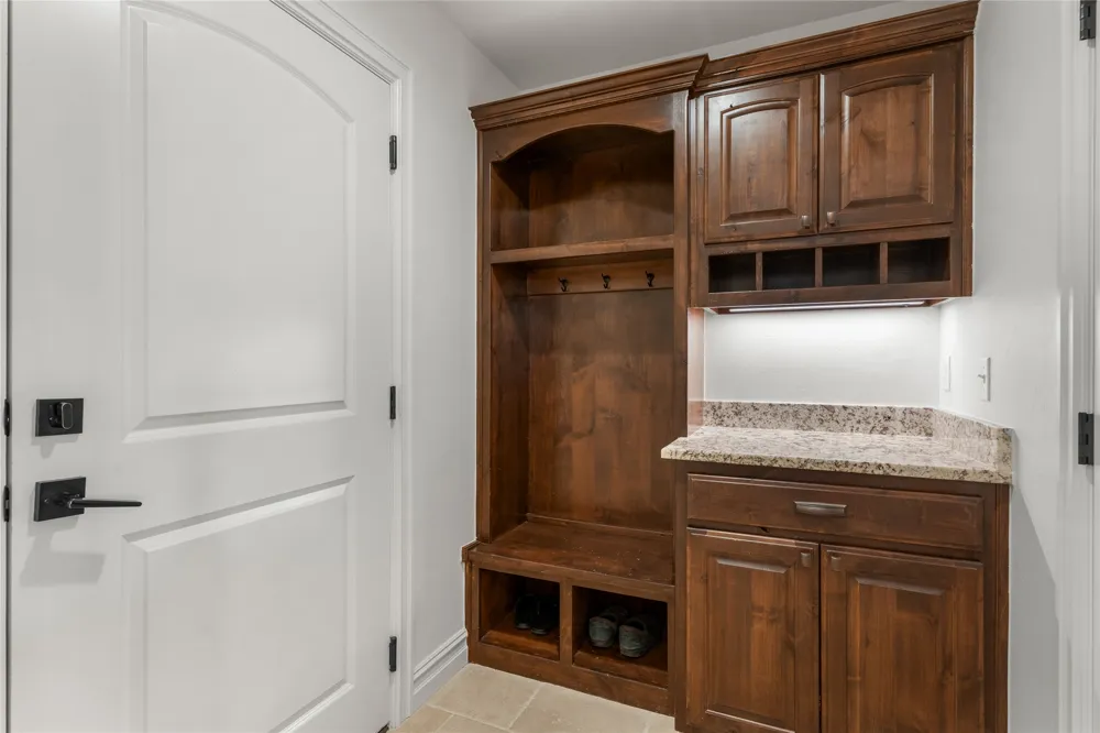 6614 S Willow Place Broken Arrow, OK 74011