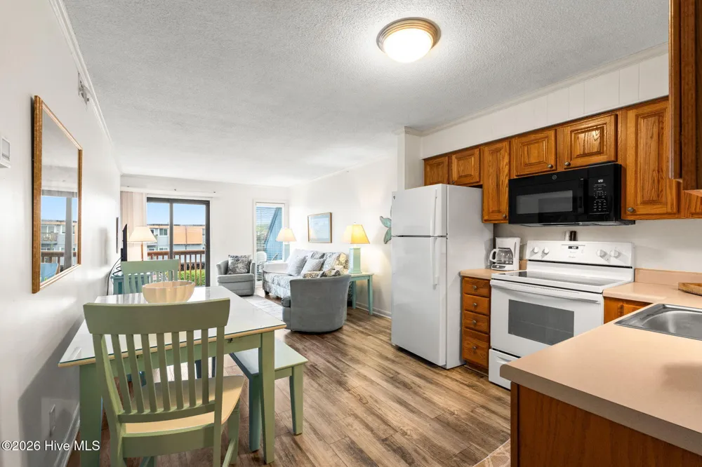 275 W First Street ## 2j Ocean Isle Beach, NC 28469