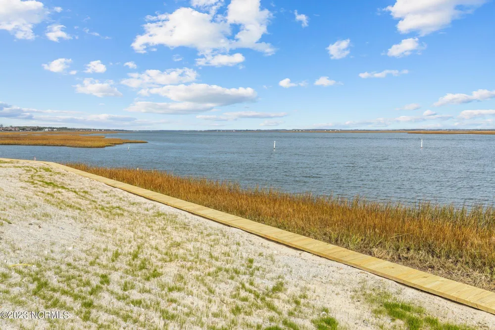 184 Lennoxville Point Road Beaufort, NC 28516