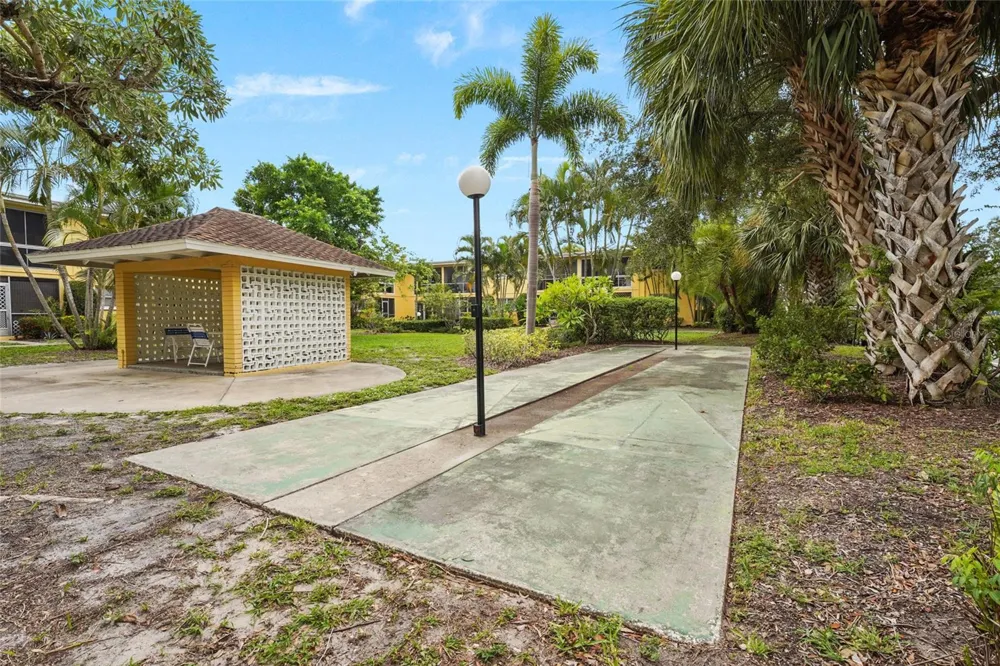 2155 WOOD STREET #A22 Sarasota, FL 34237