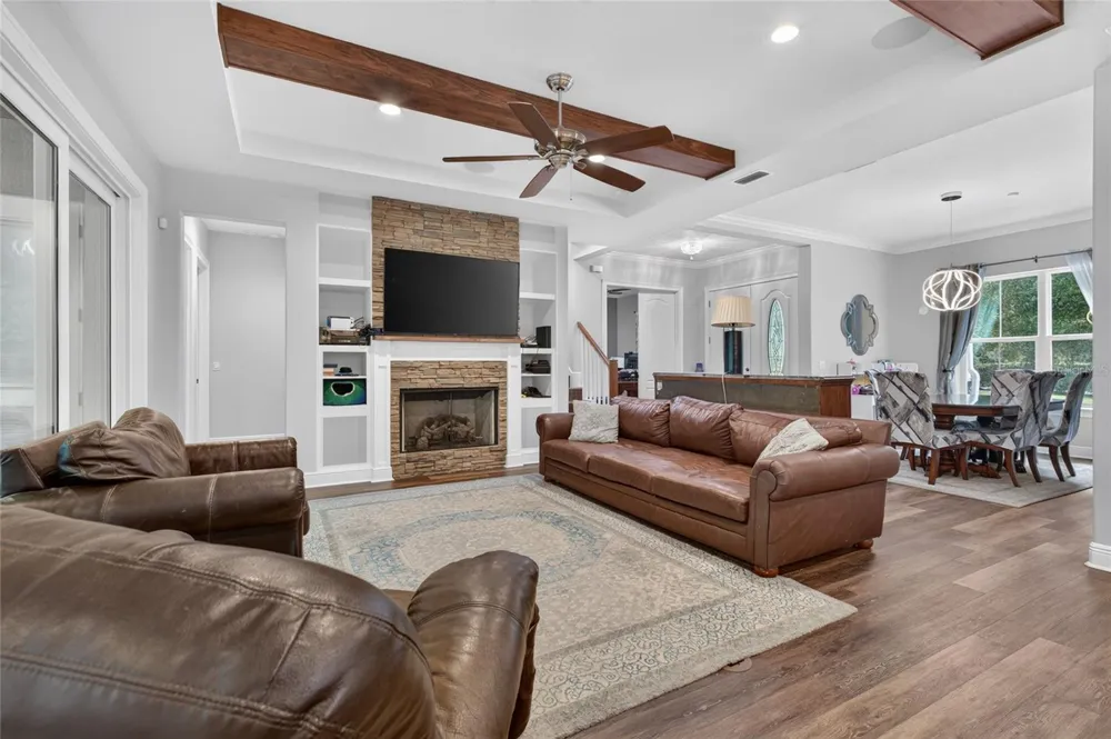 1515 RAMBLING OAKS LANE Deland, FL 32720