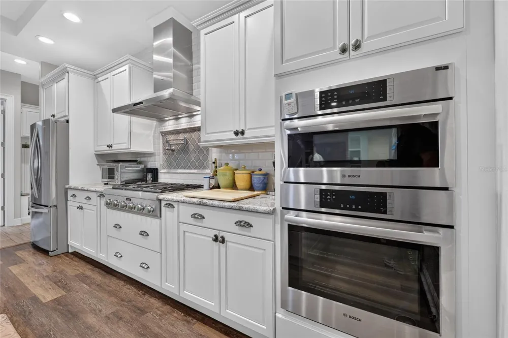 1515 RAMBLING OAKS LANE Deland, FL 32720
