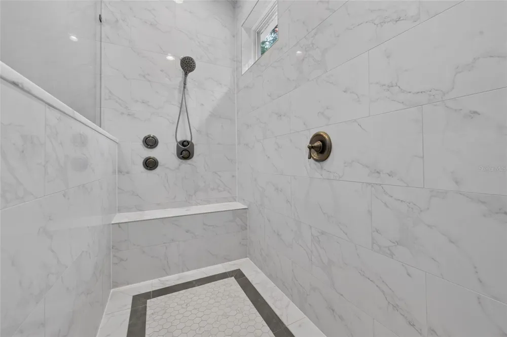 1515 RAMBLING OAKS LANE Deland, FL 32720