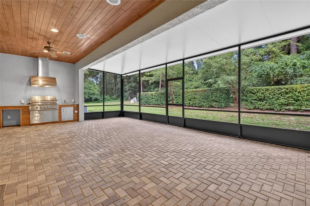 1515 RAMBLING OAKS LANE Deland, FL 32720