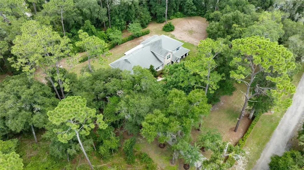 1515 RAMBLING OAKS LANE Deland, FL 32720