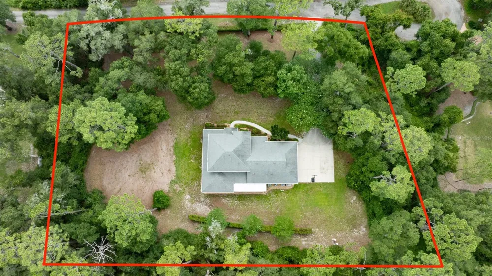 1515 RAMBLING OAKS LANE Deland, FL 32720