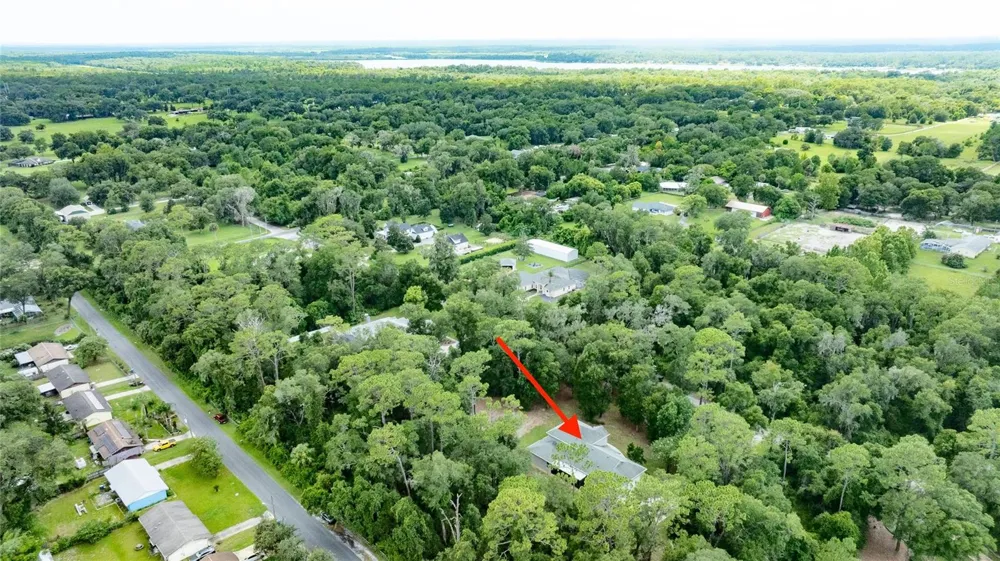 1515 RAMBLING OAKS LANE Deland, FL 32720