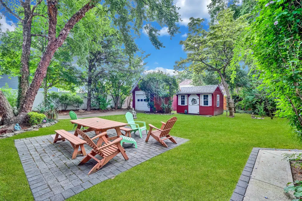 709 Clinton Street Bellmore, NY 11710