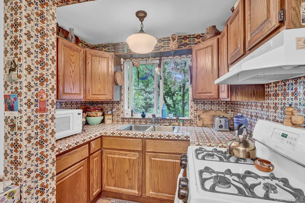 709 Clinton Street Bellmore, NY 11710