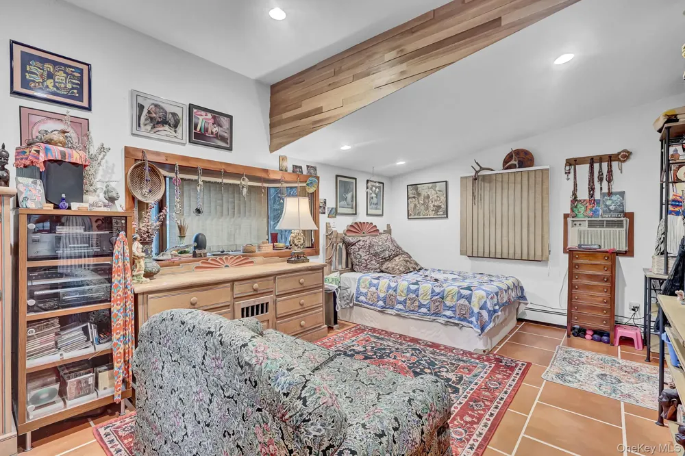 709 Clinton Street Bellmore, NY 11710