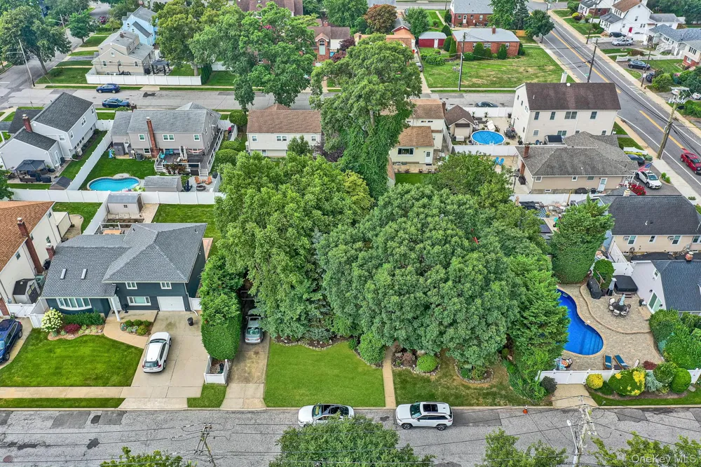 709 Clinton Street Bellmore, NY 11710