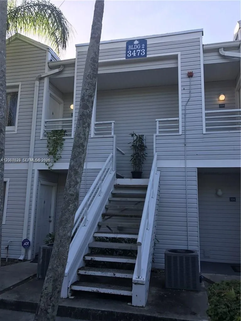 3473 NW 44th St #103 Oakland Park, FL 33309