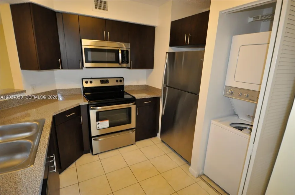 3473 NW 44th St #103 Oakland Park, FL 33309