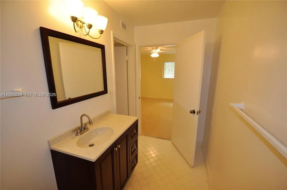 3473 NW 44th St #103 Oakland Park, FL 33309