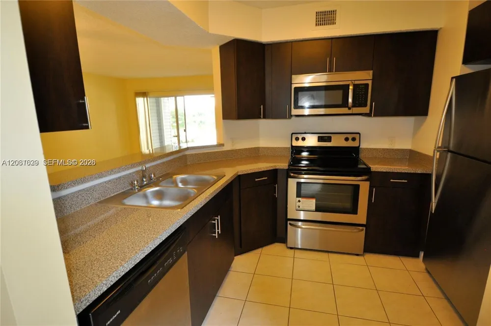 3473 NW 44th St #103 Oakland Park, FL 33309