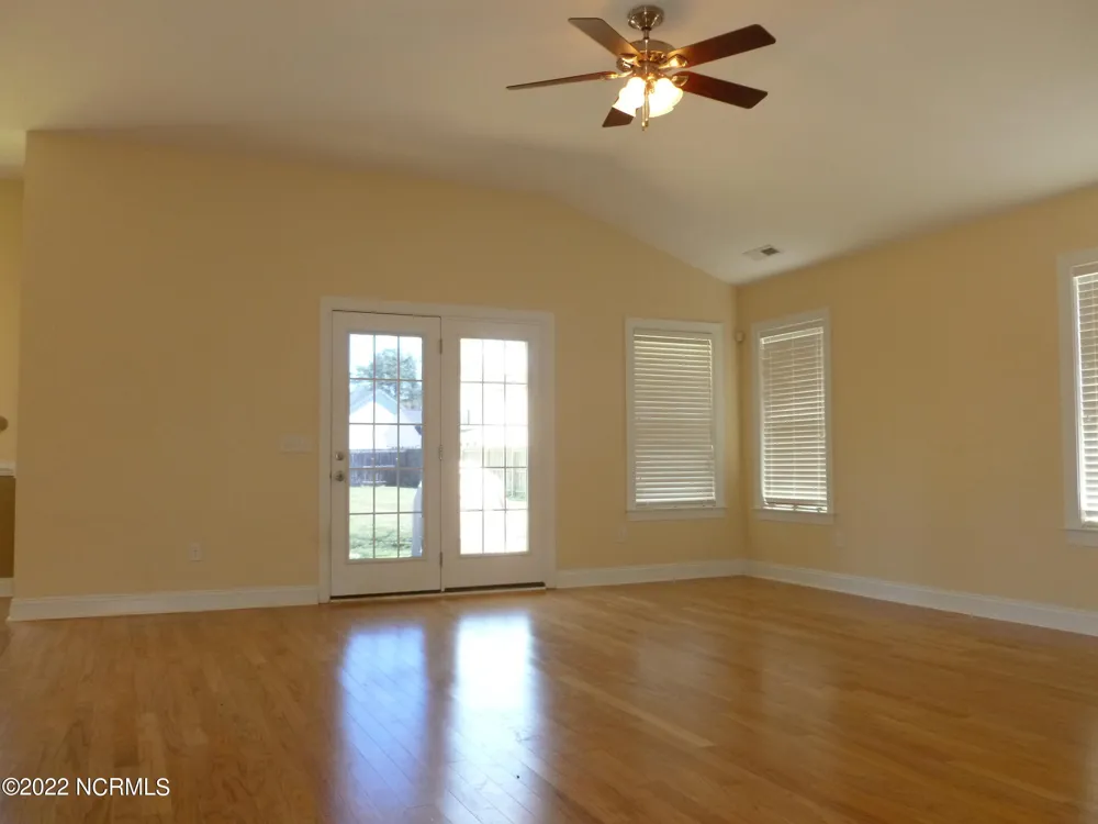 300 Sun Street Richlands, NC 28574