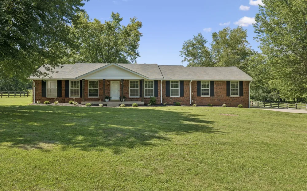 920 Clearview Rd Cottontown, TN 37048