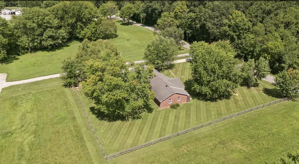 920 Clearview Rd Cottontown, TN 37048