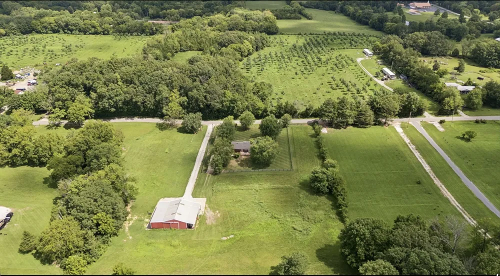 920 Clearview Rd Cottontown, TN 37048